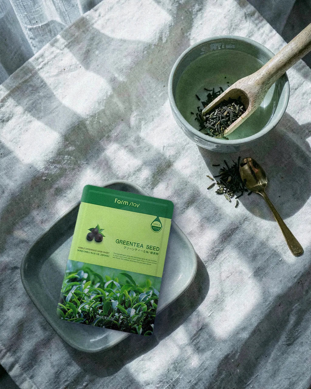 Lifestyle - Farmstay Visible Difference Green Tea Seed Sheet Mask (10pk)