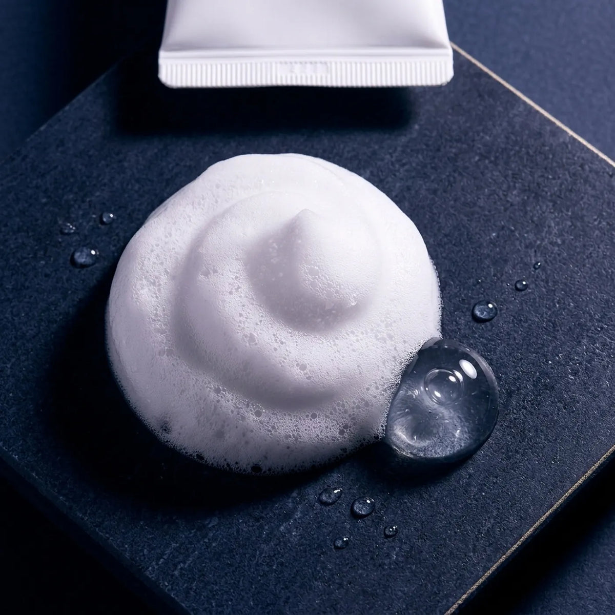 Detail - Foodaholic Vaseline Intensive Clear Cleansing Foam 150ml